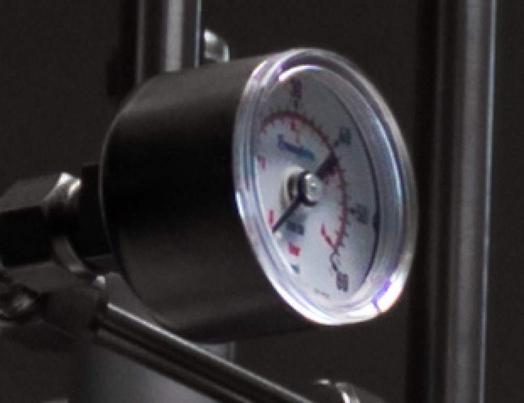 Syrris Atlas HD 3 Bar Pressure System, close-up of pressure dial